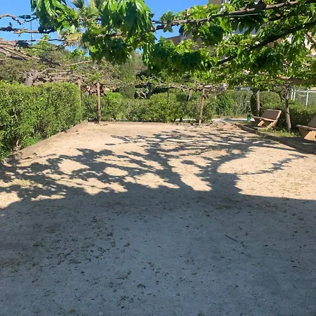 T2 En Rez De Jardin Avec Piscine Apartmán