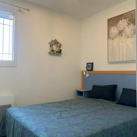 Apartmán T2 En Rez De Jardin Avec Piscine *