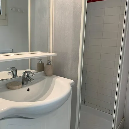 Apartmán T2 En Rez De Jardin Avec Piscine Le Lavandou